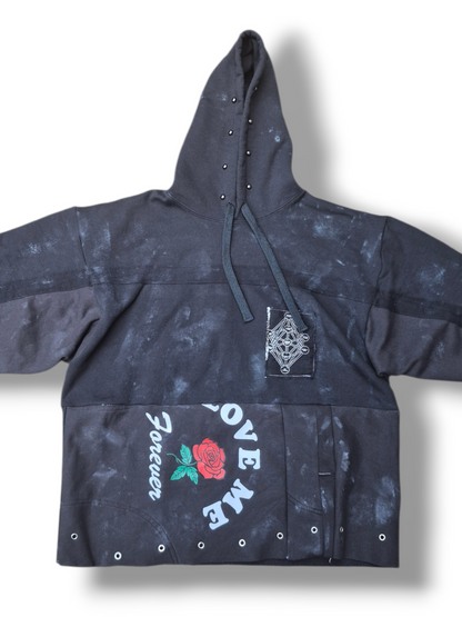 '𝘚𝘶𝘮𝘮𝘦𝘳 𝘊𝘢𝘮𝘱 𝘧𝘰𝘳 𝘎𝘰𝘵𝘩𝘴' Cropped Hoodie
