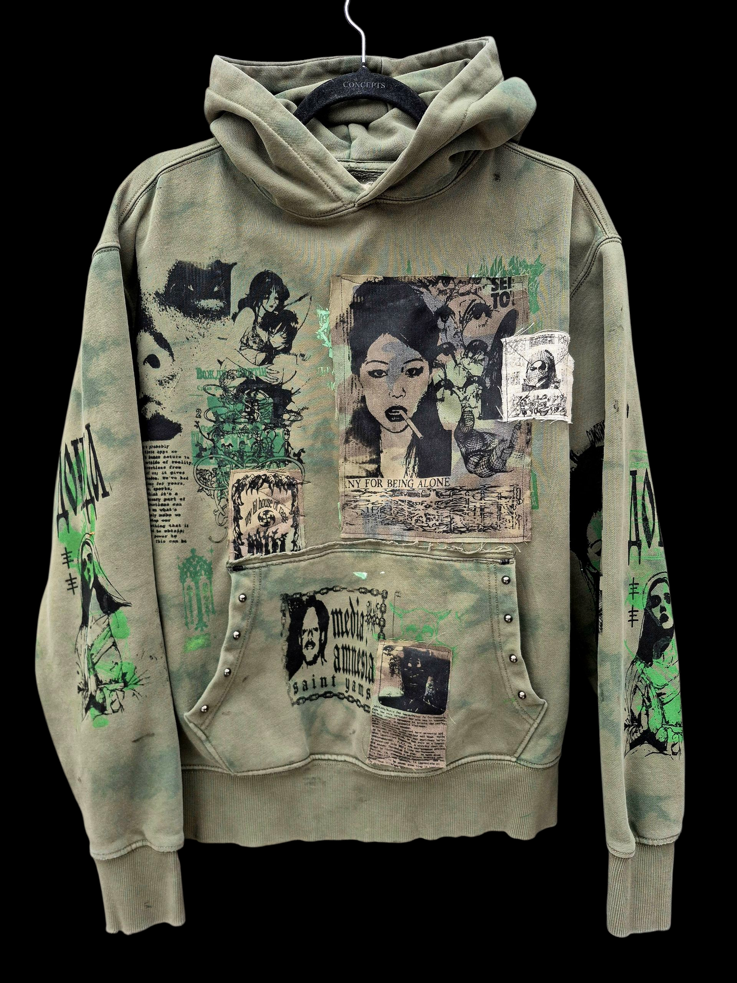 '𝘐𝘵 𝘤𝘰𝘴𝘵𝘴 400𝘬 𝘵𝘰 𝘧𝘪𝘳𝘦 𝘵𝘩𝘪𝘴 𝘨𝘶𝘯 𝘧𝘰𝘳 12 𝘴𝘦𝘤𝘰𝘯𝘥𝘴' Hoodie