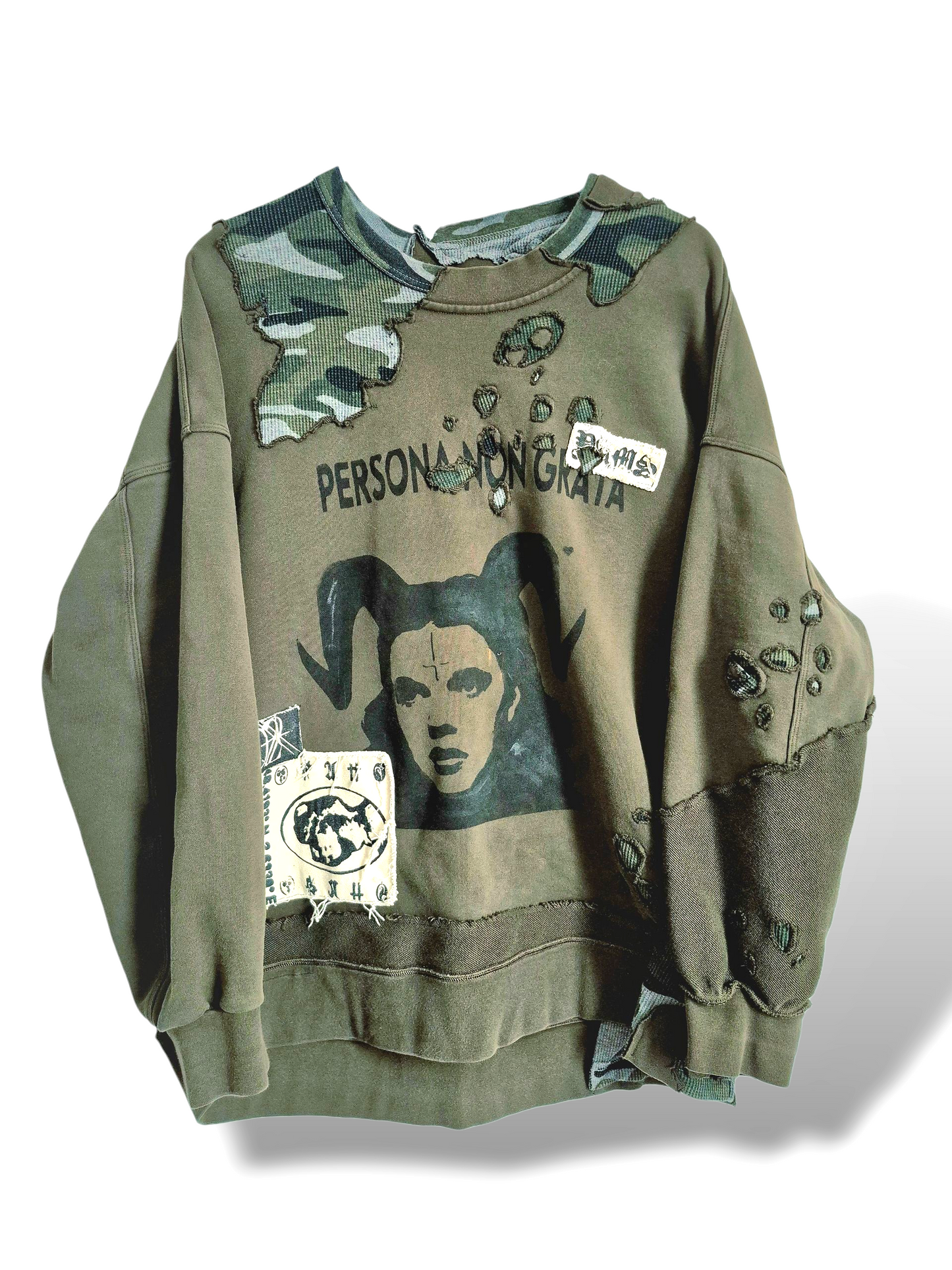 '𝘗𝘦𝘳𝘴𝘰𝘯𝘢 𝘕𝘰𝘯 𝘎𝘳𝘢𝘵𝘢' Sweater