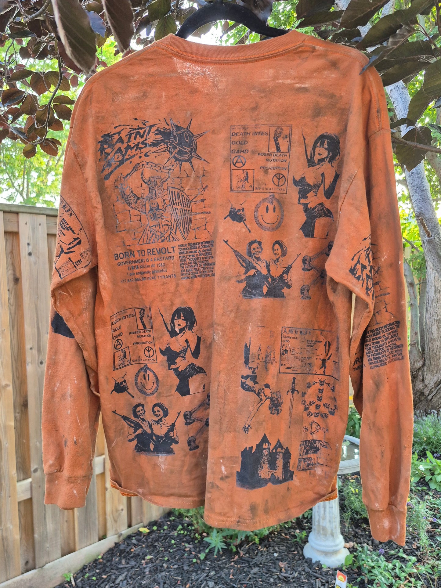 '𝘋𝘶𝘴𝘬 𝘋𝘶𝘴𝘬 𝘎𝘰𝘰𝘴𝘦' Long Sleeve Shirt