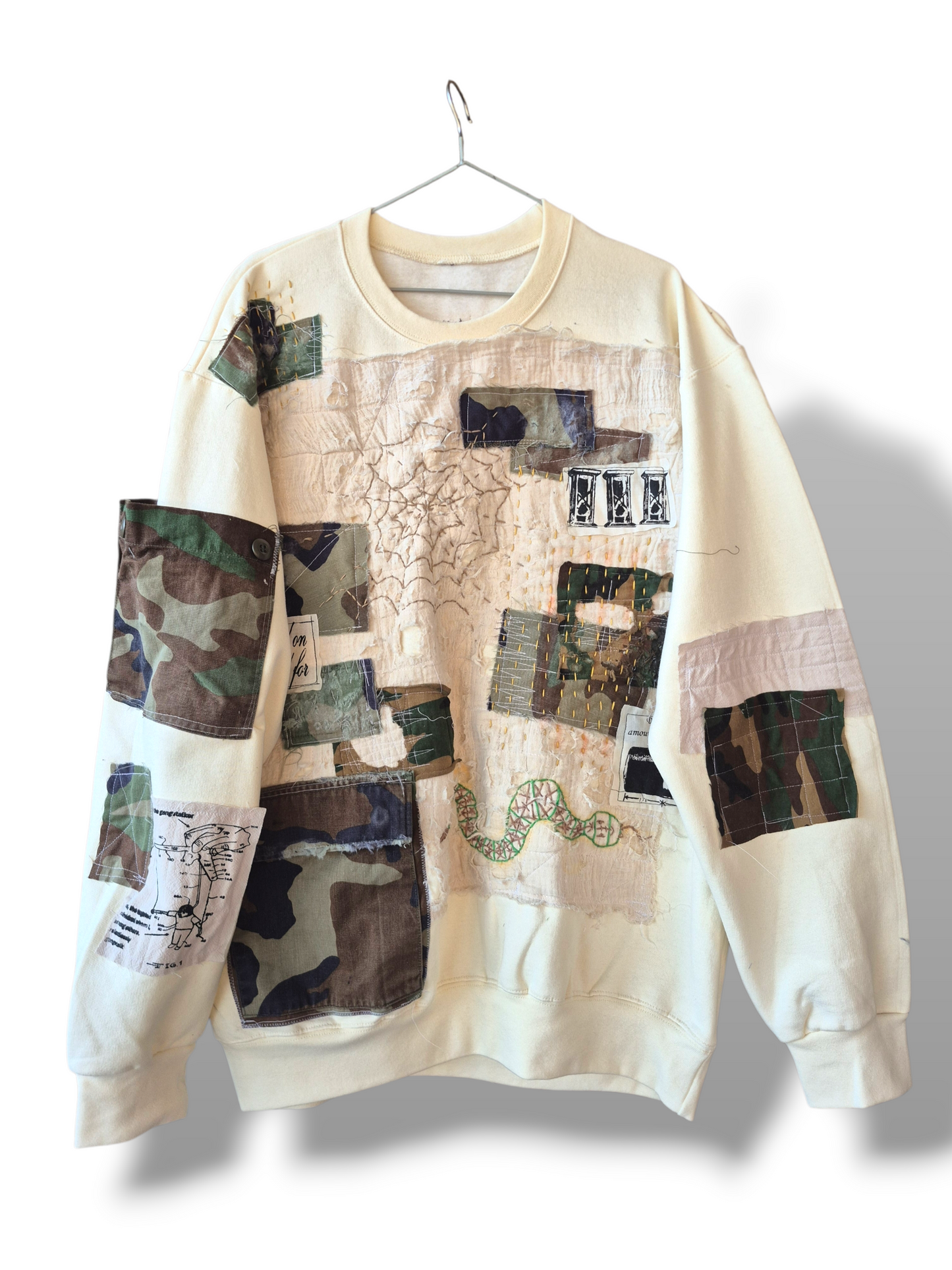 '𝘔𝘰𝘥𝘦𝘳𝘯 𝘛𝘳𝘪𝘣𝘢𝘭 𝘞𝘢𝘳𝘧𝘢𝘳𝘦' Crewneck Sweater