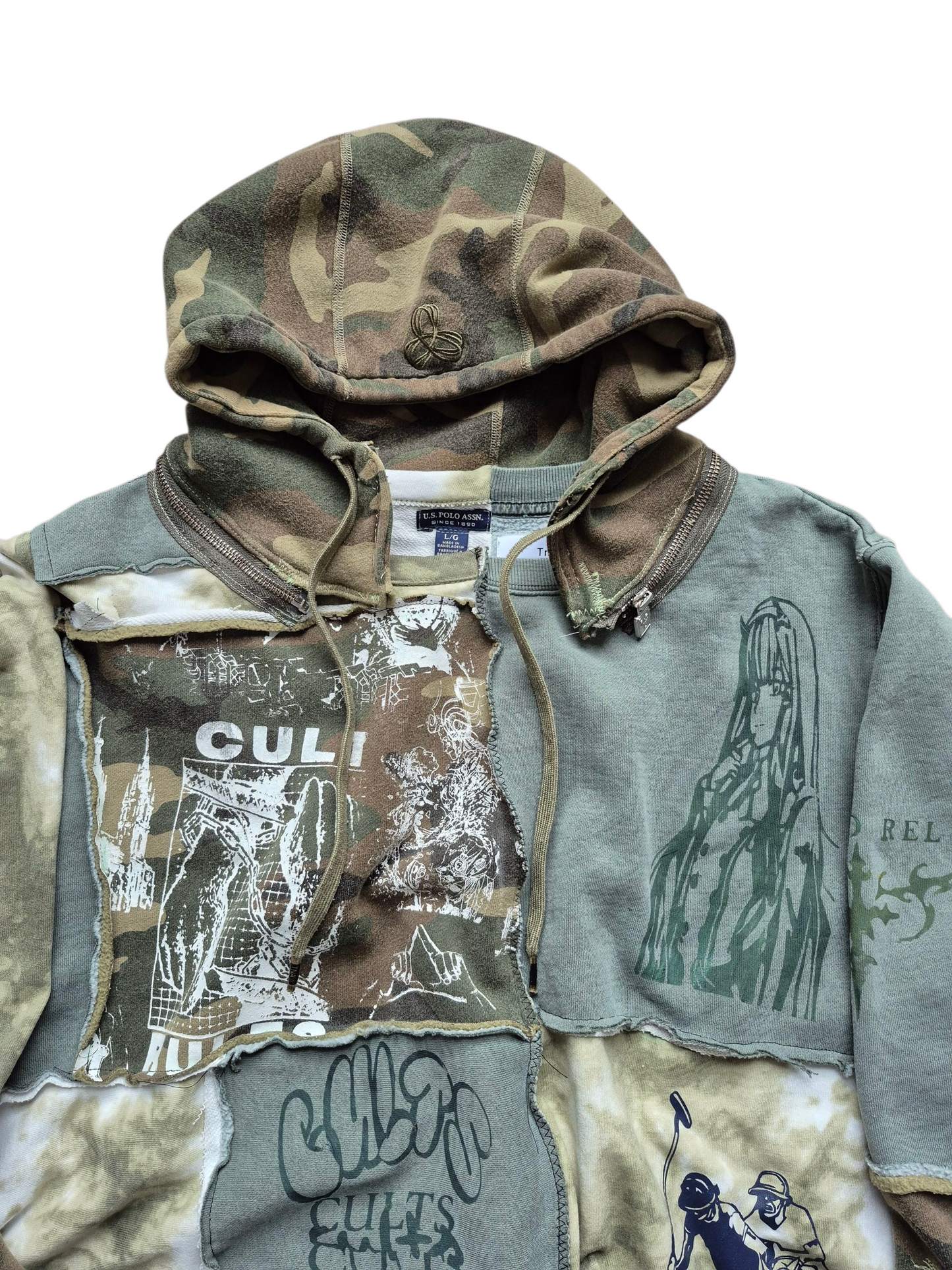 '𝘍𝘪𝘦𝘭𝘥𝘴 𝘰𝘧 𝘊𝘢𝘵𝘩𝘢𝘳𝘴𝘪𝘴' Hoodie