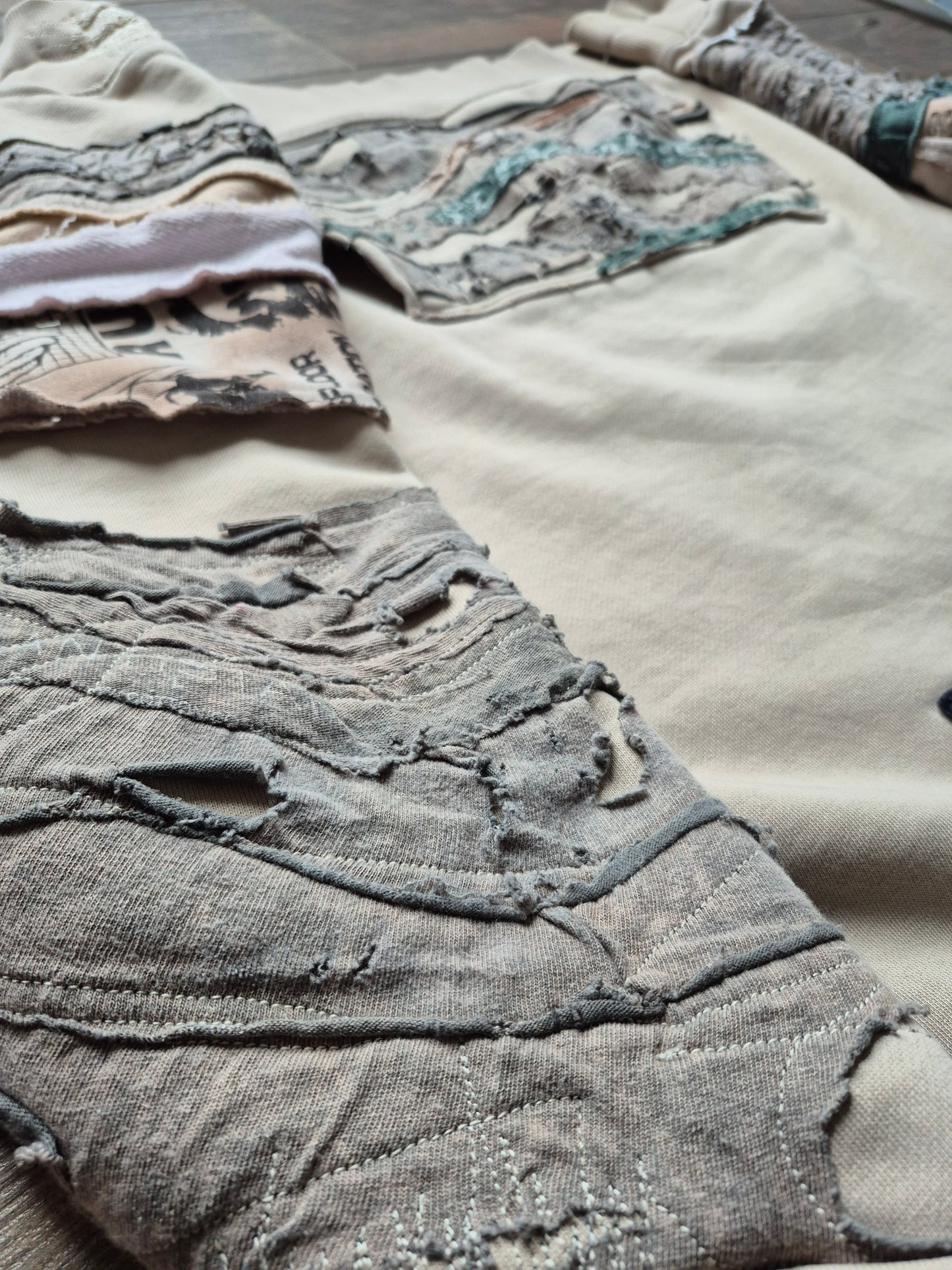 '𝘙𝘶𝘪𝘯𝘴 𝘰𝘧 𝘍𝘪𝘦𝘧𝘥𝘰𝘮' Hoodie