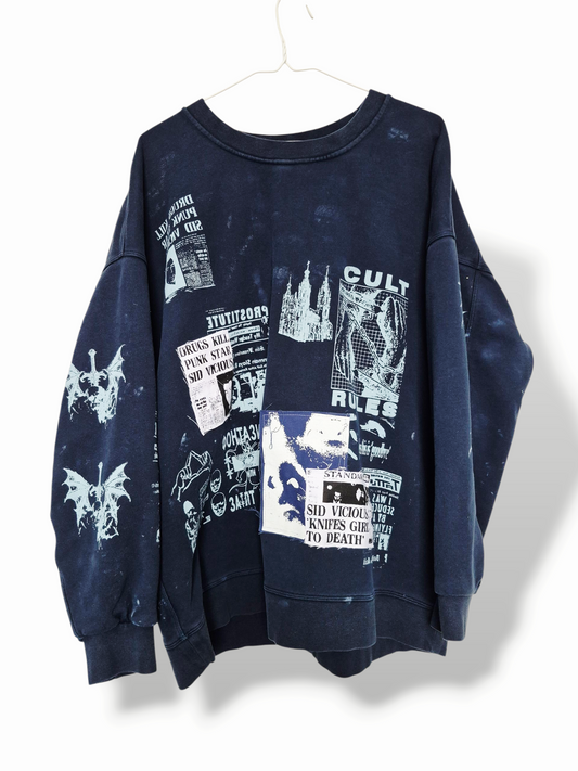 '𝘌𝘹𝘱𝘭𝘰𝘪𝘵 𝘔𝘢𝘯𝘵𝘳𝘢' Crewneck Sweater